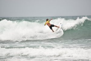 Surf en playa Popoyo