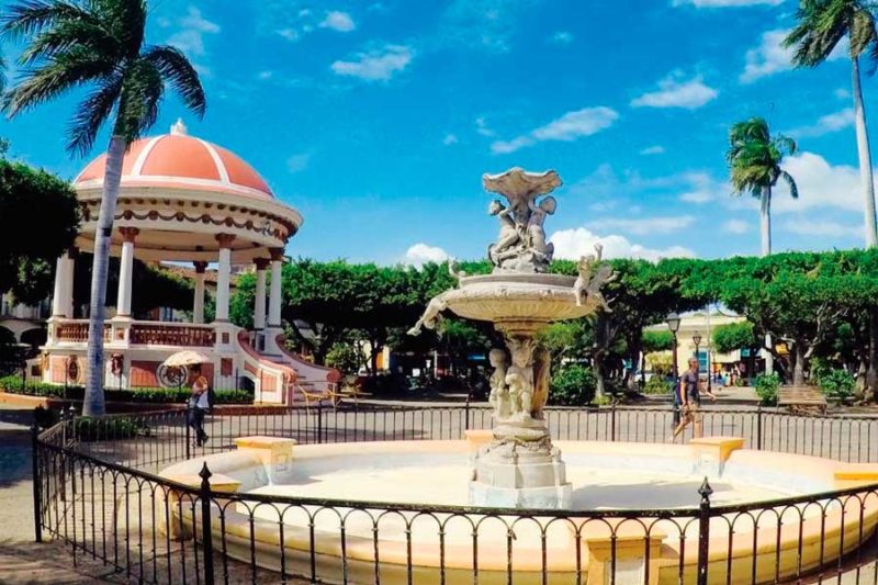 Parque-Colon-Granada-Nicaragua