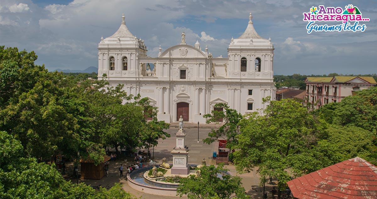 Fachada de la Catedral de Leon