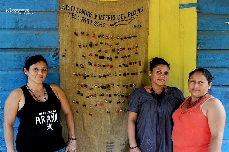 Matagalpa-artesania-mujeres del plomo