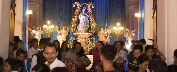 Purisima-Tradiciones-de-Nicaragua-Virgen-Maria