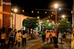 Gente-en-las-calles-de-leon