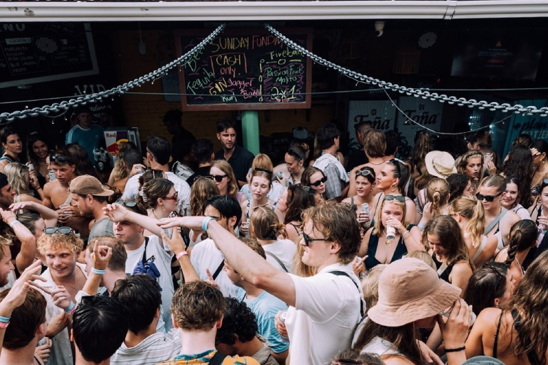 nterna 4 - Sunday Funday